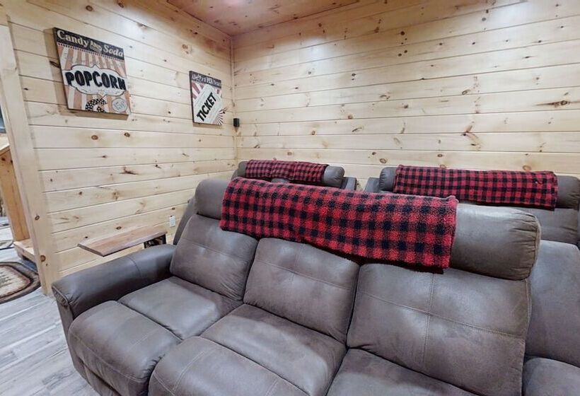 Lazy Bear Lodge
