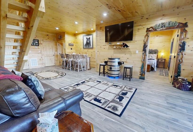 Lazy Bear Lodge