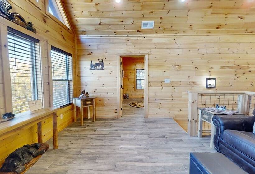 Lazy Bear Lodge
