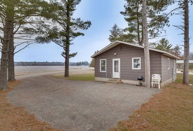 Pet Friendly Cabin Retreat: Wisconsin River Access