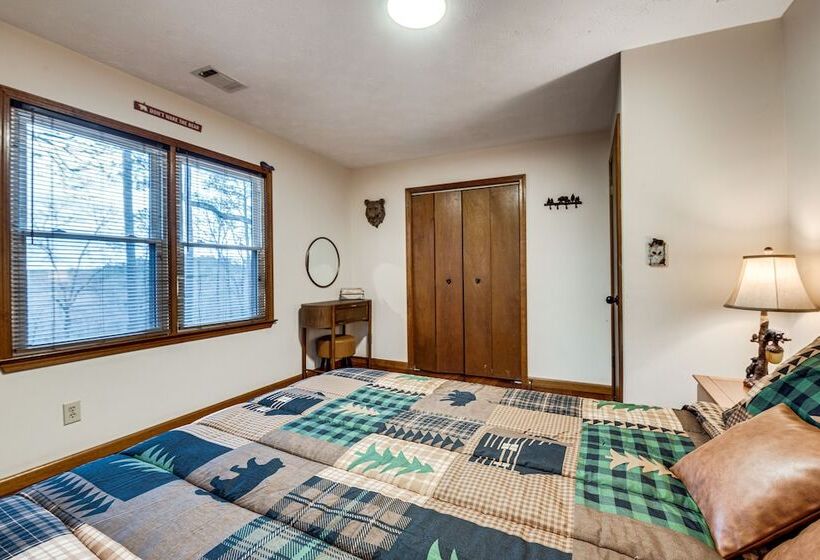 Mcdonough Escape W/ Private Hot Tub & Game Room!