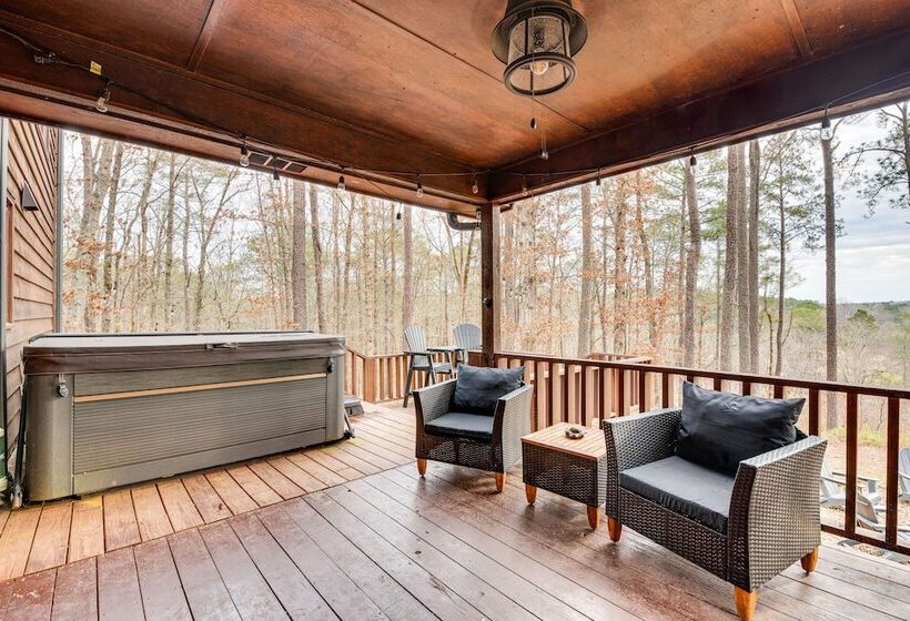 Mcdonough Escape W/ Private Hot Tub & Game Room!