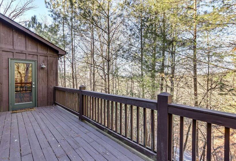 Peaceful Ellijay Cabin: Pool Access & Resort Perks