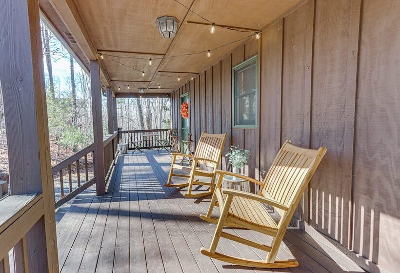 Peaceful Ellijay Cabin: Pool Access & Resort Perks