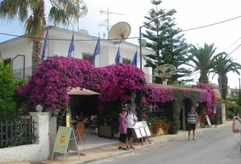 پانسیون Harry's Bar & Apartments