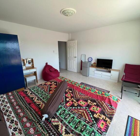 펜션 Petunya Phuket