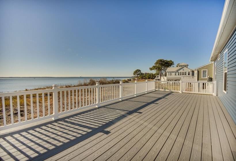 Private Beach & Deck: Bayfront Home In Hayes!