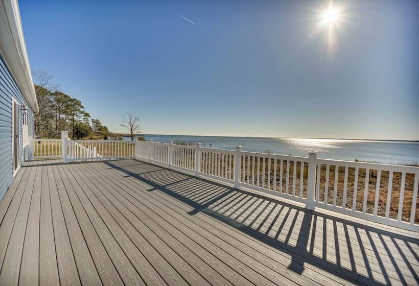 Private Beach & Deck: Bayfront Home In Hayes!