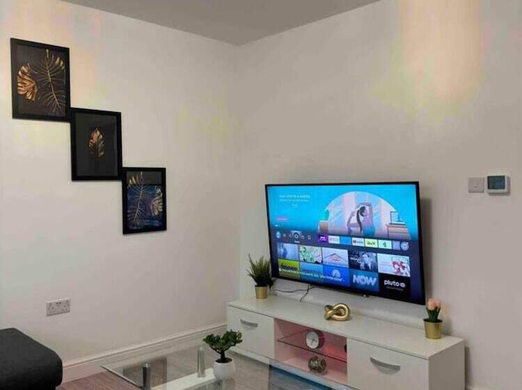住所  Ldeal Home For Large Groups,families & Contractors
