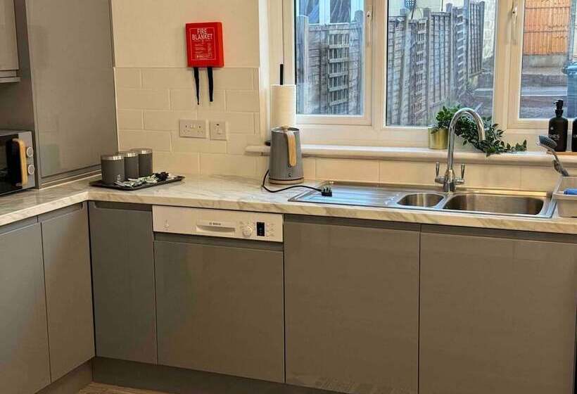 דירת נופש Ldeal Home For Large Groups,families & Contractors