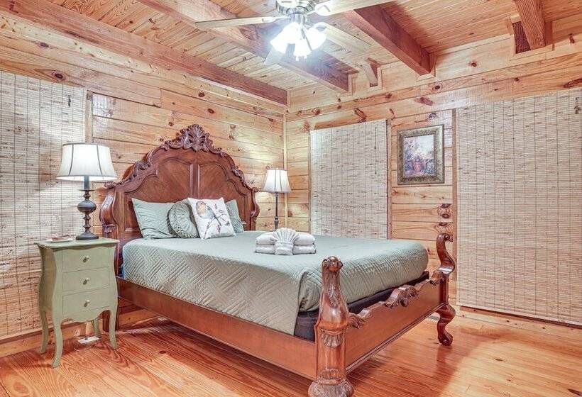 Spacious Log Cabin In Helen W/ Deck & Pool Access!