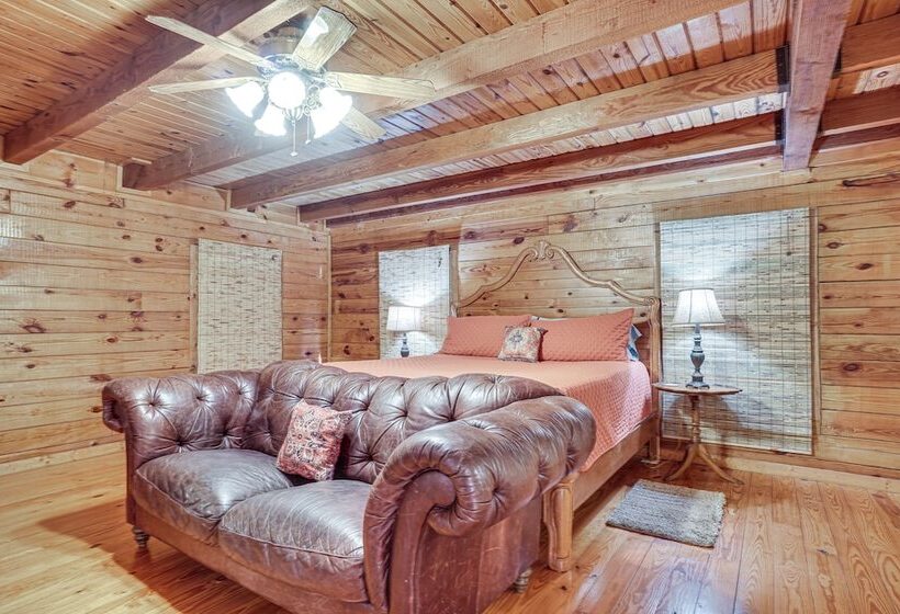 Spacious Log Cabin In Helen W/ Deck & Pool Access!