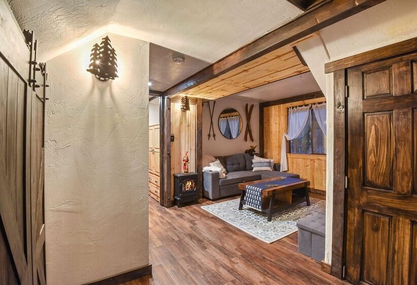 Tahoe Pines Cabin