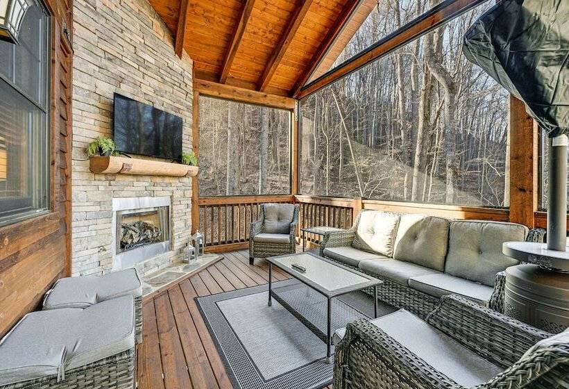 Tuckasegee Cabin ~ 3 Mi To Bear Lake!