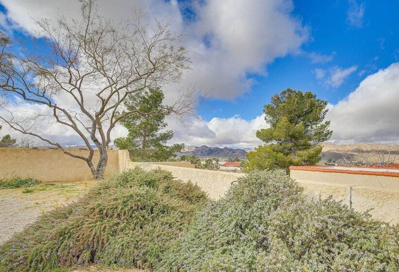 Yucca Valley Escape W/ Backyard & Mountain Views!