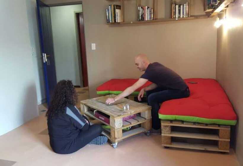 הוסטל The Backpack Shack