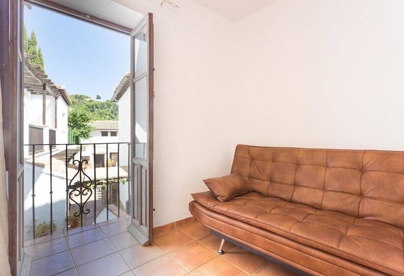 Carmen Vistas De La Alhambra