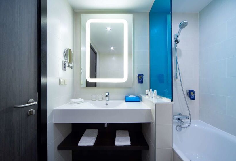 هتل Park Inn By Radisson Riga Valdemara