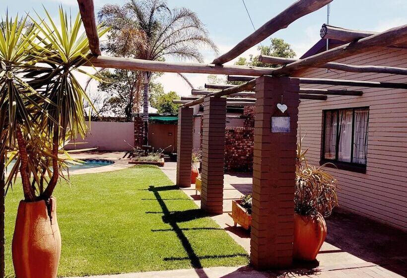 פנסיון Mckala Guesthouse