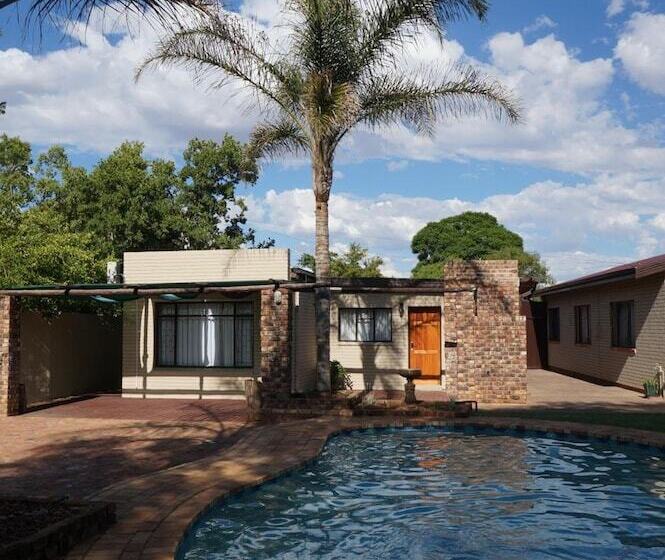 פנסיון Mckala Guesthouse