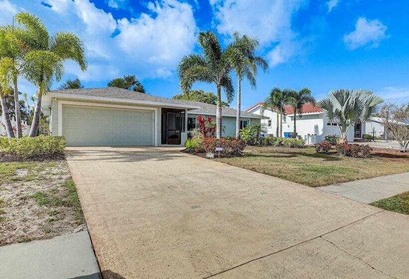 Apollo Beach Oasis: Lanai + Heated Pool!