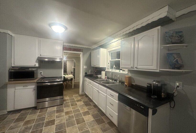 مبيت وإفطار Tacoma Homestay