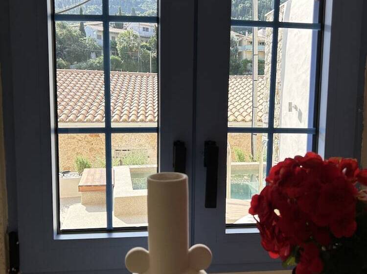 تختخواب و صبحانه Tellion Suites