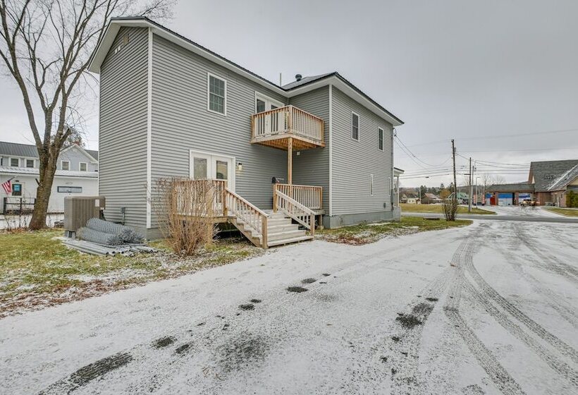 Bright & Modern Home: 2 Mi To Presque Isle Airport
