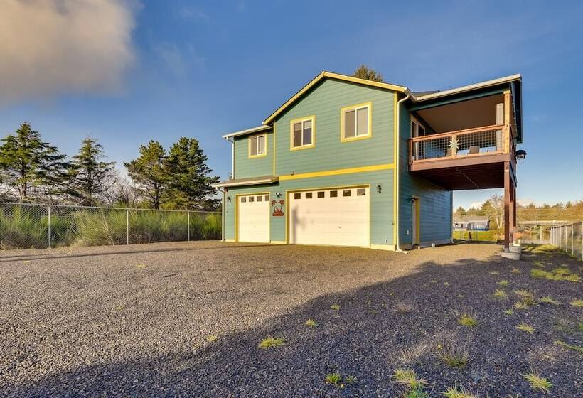 Canal Front Home In Ocean Shores W/ Dock & Views!