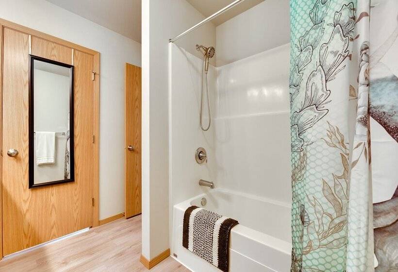 Canal Front Home In Ocean Shores W/ Dock & Views!