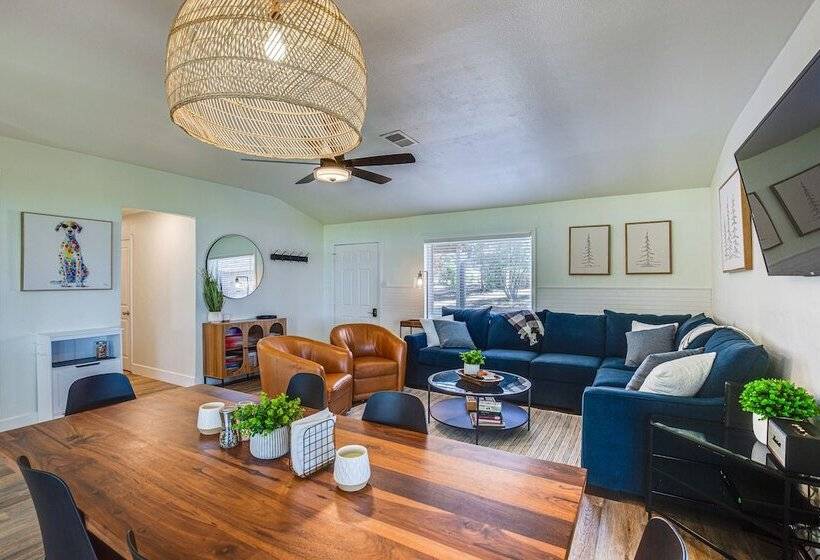 Private Dock: Charming Cedar Creek Retreat!