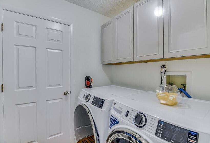 Palm Coast Home W/ Heated Pool, Fire Pit & Bbq!