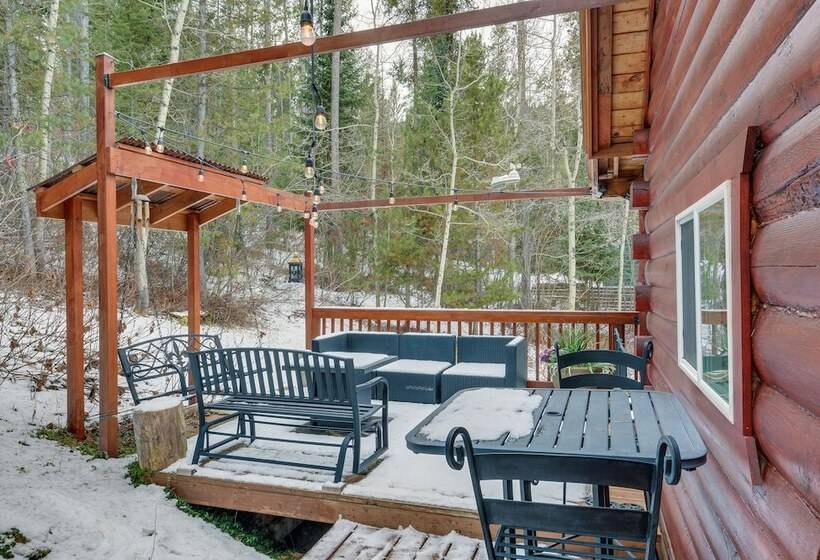 Dreamy Alpine Cabin W/ Hot Tub, Fireplace & More!