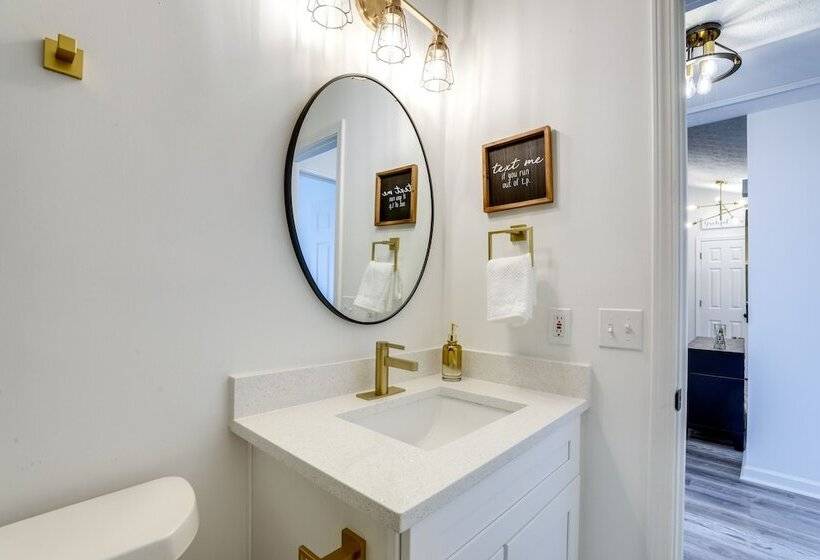 Family Friendly Dacula Home With Screened Porch!