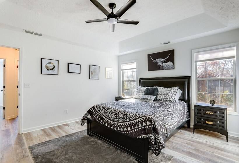 Family Friendly Dacula Home With Screened Porch!