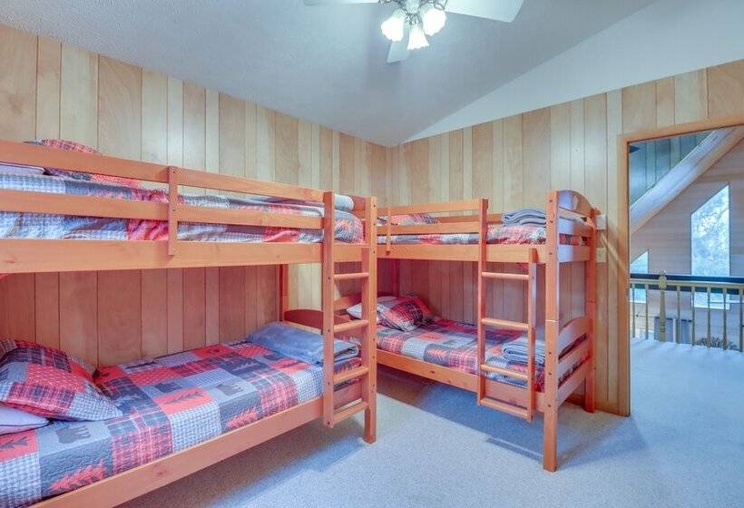 Family Friendly Pocono Lake Cabin W/ Fire Pit!