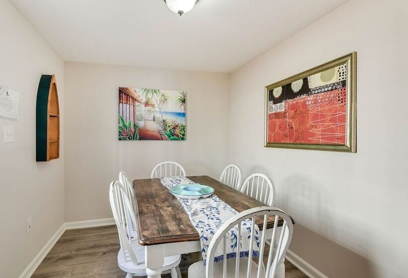 Galveston Vacation Rental: 2 Mi To Pleasure Pier!