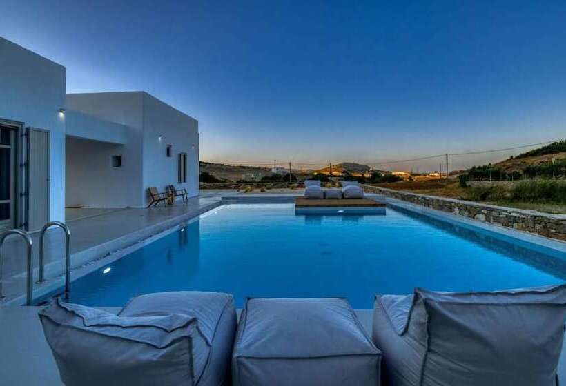 فندق Lil Paros Luxury Suites
