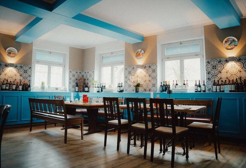 Отель Schwarzes Kreuz