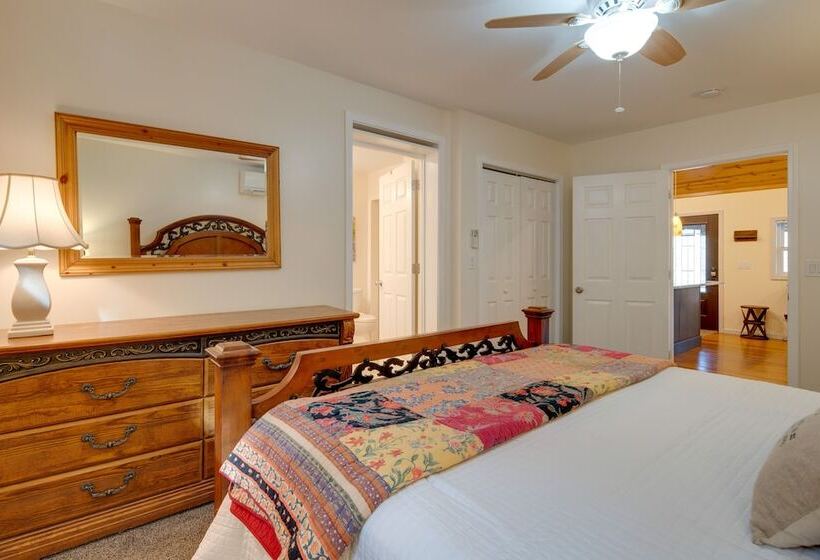 Lake Lure Village Cabin, 3 Mi To Chimney Rock!