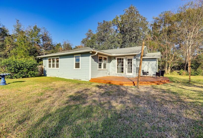 Newberry Home W/ Deck On 10 Acres!