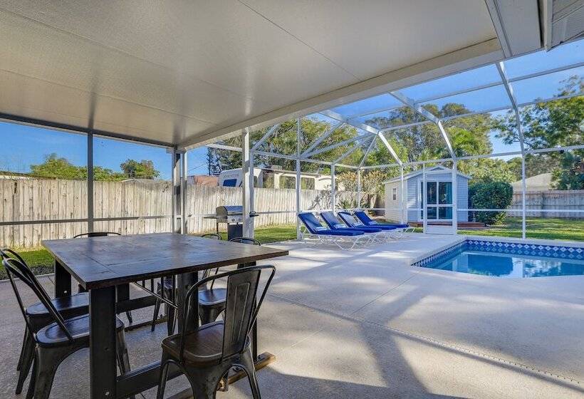 Pet Friendly Bradenton Home: Lanai W/ Heated Pool!