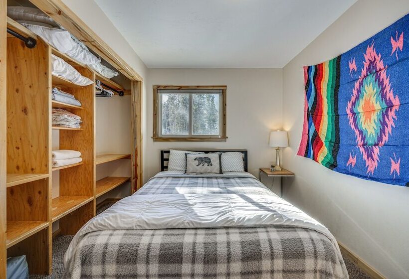 Pet Friendly Florissant Cabin W/ Fire Pit!