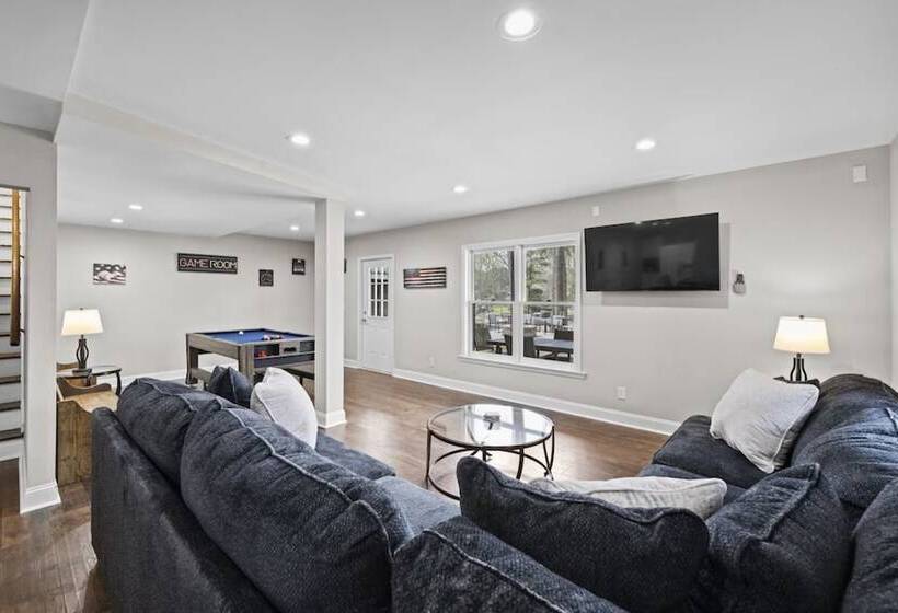 Porch Paradise By Avantstay New Pool, Firepit