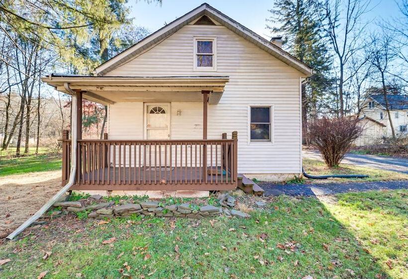 Quaint Tannersville Cottage ~ 2 Mi To Skiing!