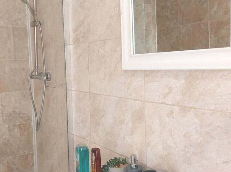 דירת נופש 4 Bed House In Accrington
