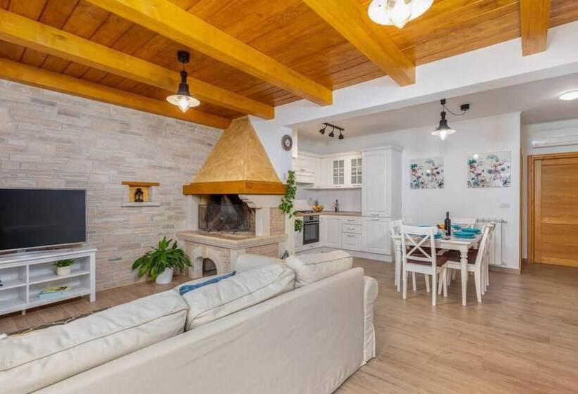 إقامة Beautiful Villa Dussich In Oprtalj, Novaki