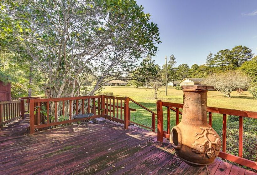 Rustic Thomasville Home W/ Deck: 2 Mi To Downtown!