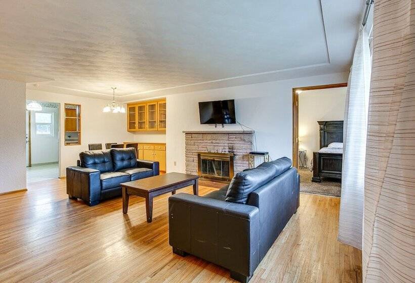 Spacious Lakewood Home   10 Mi To Downtown Tacoma!