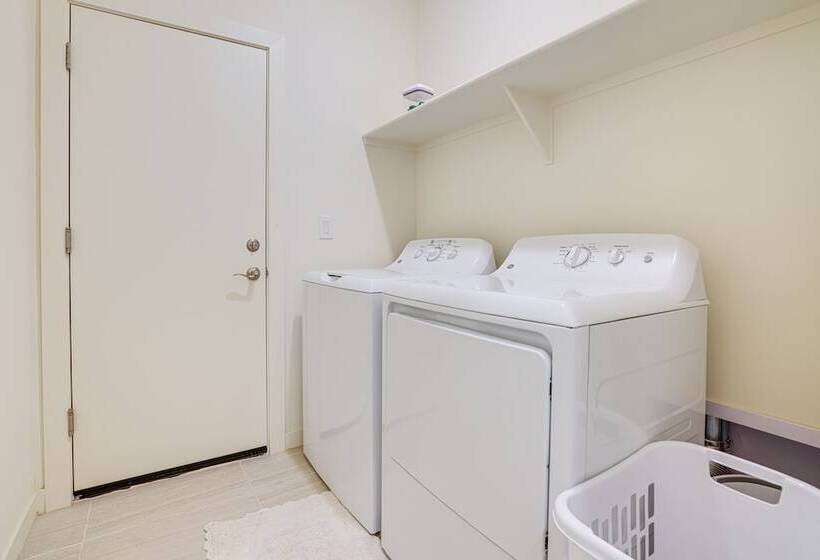 Spacious Maricopa Vacation Home ~ 4 Mi To Downtown